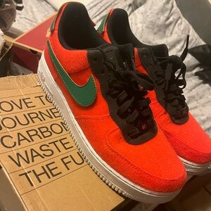 Nike Air Force 1’s worn one time had changeable straps & designs